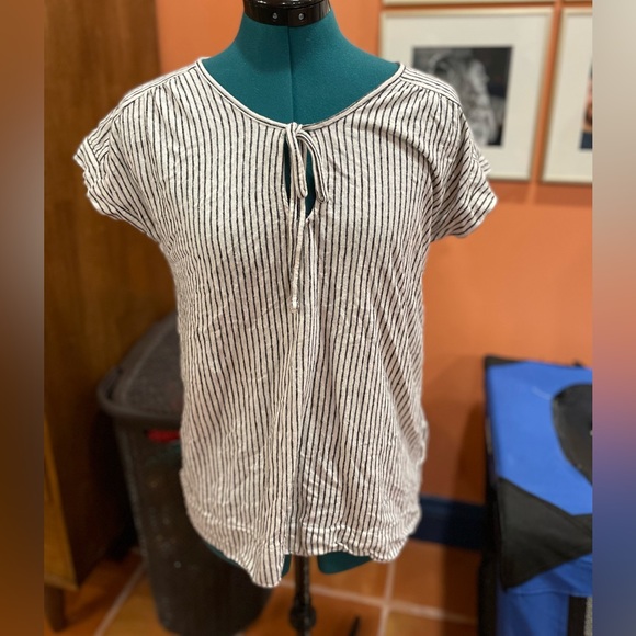 GAP Small White and black striped blouse - Picture 1 of 3